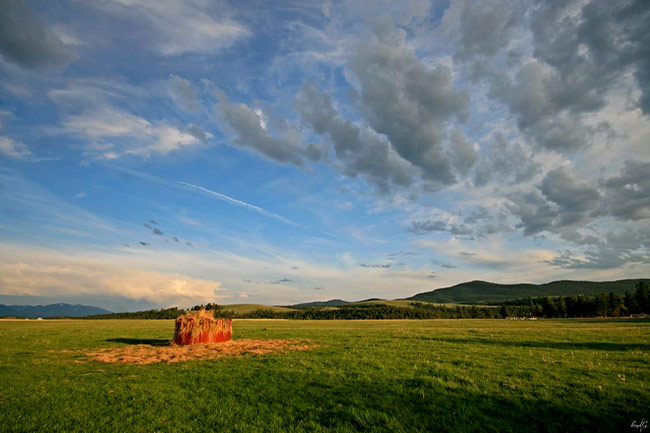 Tobacco Valley real estate in Northwest Montana with mountain scenery